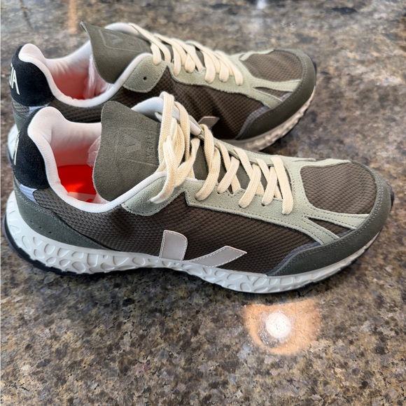 VEJA CONDOR ROYALE ALVEOMESH RUNNING SHOES - Picture 2 of 12